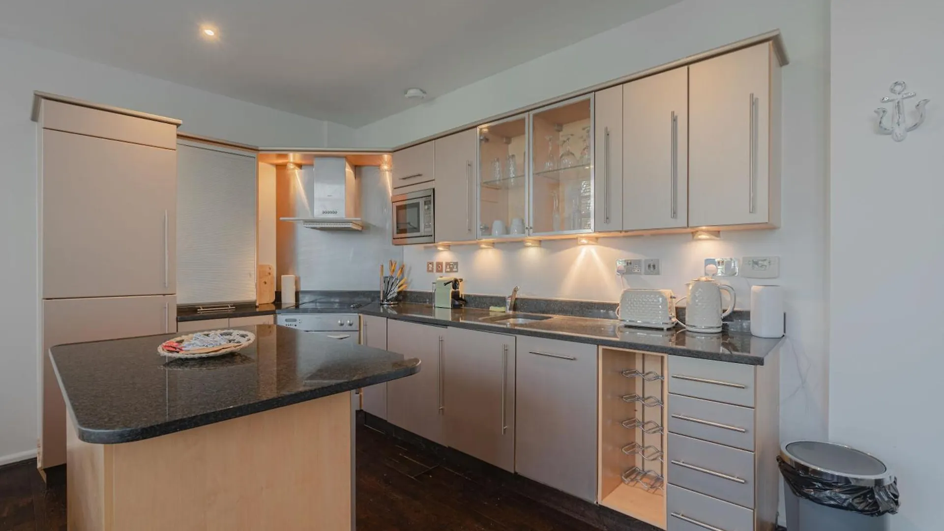 Central Location - Lanes - Ideal For Contractors, Families And Business Apartment Brighton 0*,  United Kingdom